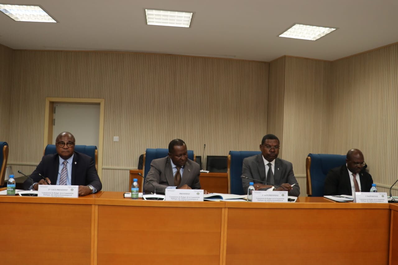 La Commission des Finances de l’Assemblée nationale de Transition reçoit le Rapport de l'Examen des PCCC